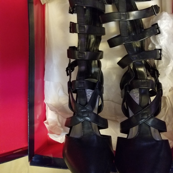 Shoes - Picture 4 of 5